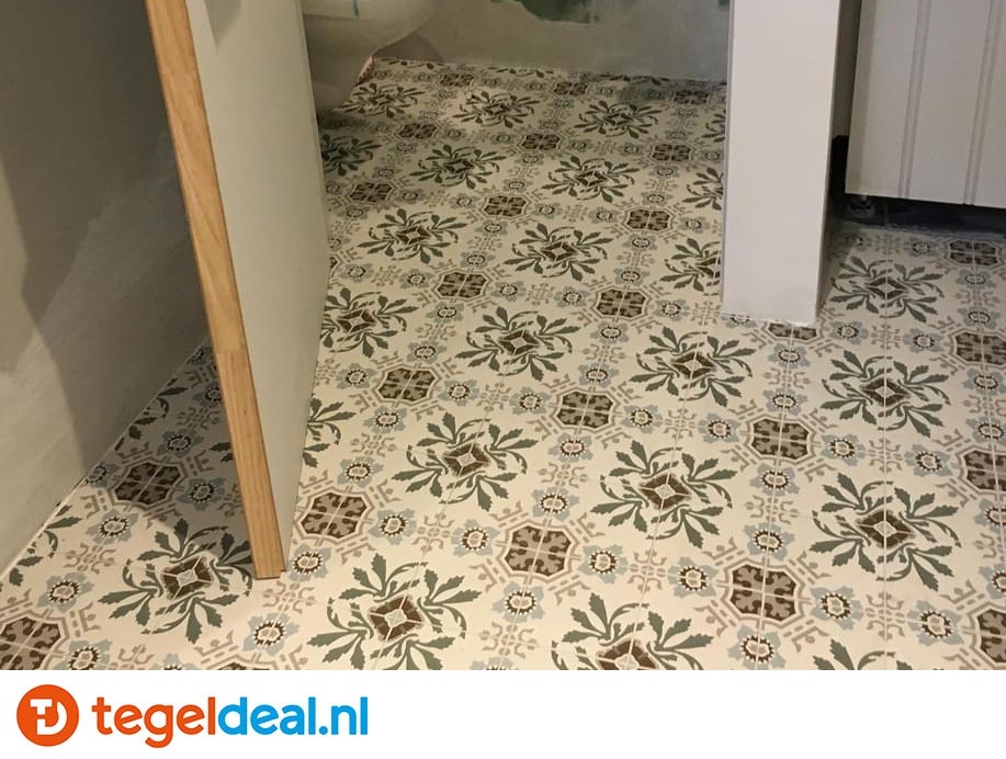 OPRUIMING : 1,5 m2 Revoir Paris, Bel-Air, Jasmin, 15x15 cm, patroontegels - 1,5 m2 voor 50,00 euro 