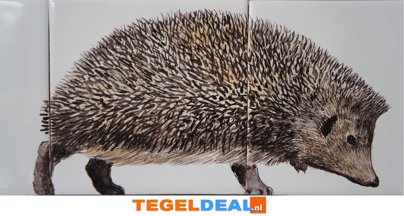 TH1-25b Egel jong, handbeschilderde tegel, 13x13 cm TH1-25b Egel jong, handbeschilderde tegel, 13x13 cm