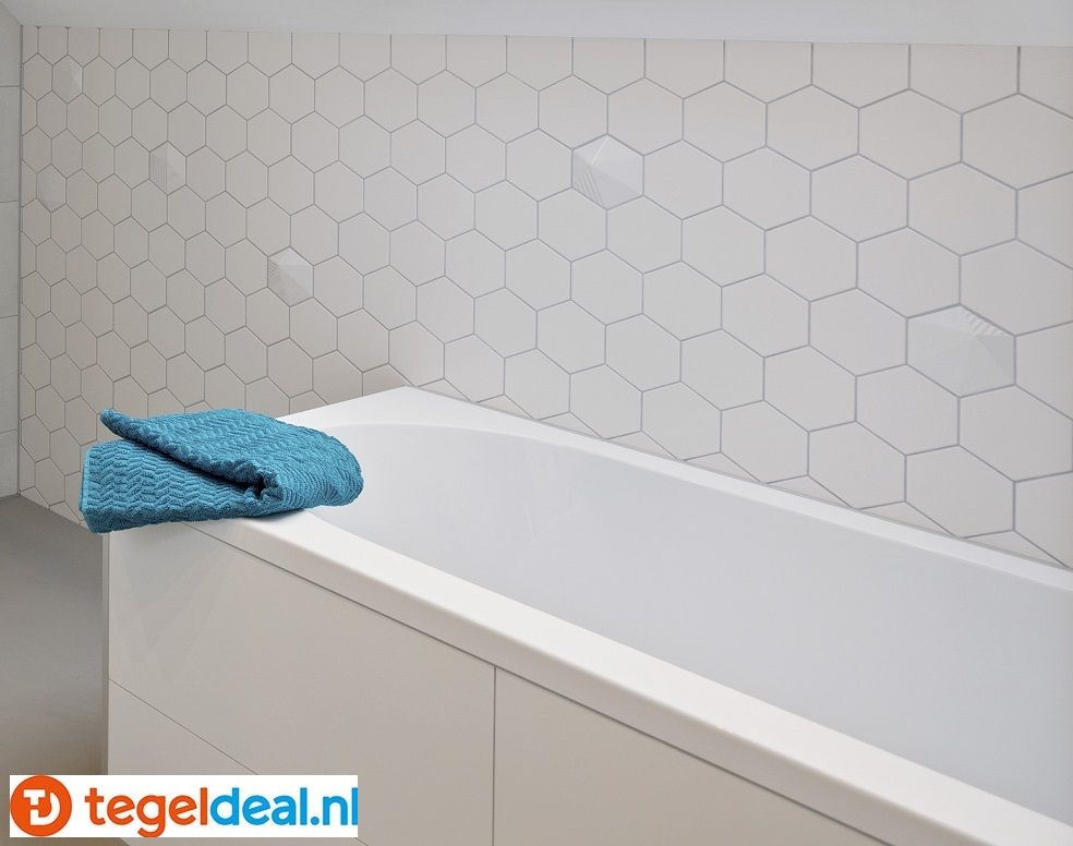 OPRUIMING : 0,61 Equipe, Scale Hexagon WHITE MATT, 12,4x10,7 cm, 21767, hexagon wandtegels - 0,61 m2 voor 15,00 euro 