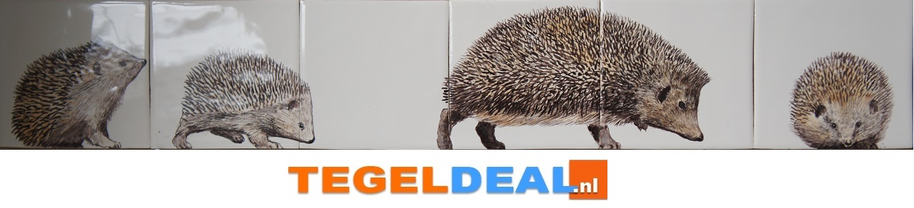 TH1-25b Egel jong, handbeschilderde tegel, 13x13 cm TH1-25b Egel jong, handbeschilderde tegel, 13x13 cm