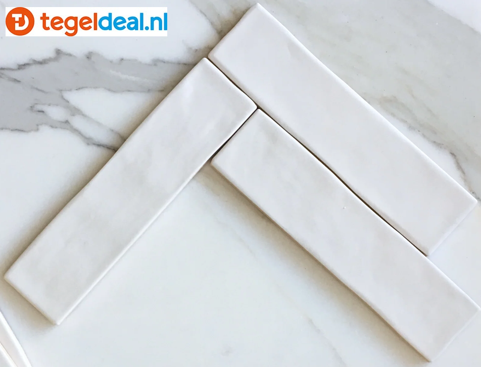 OPRUIMING : 2,24 m2 Bestile, Chalk, Blanco, 7,5x30 cm, handvorm wandtegels - 2,24 m2 voor 50,00 euro 